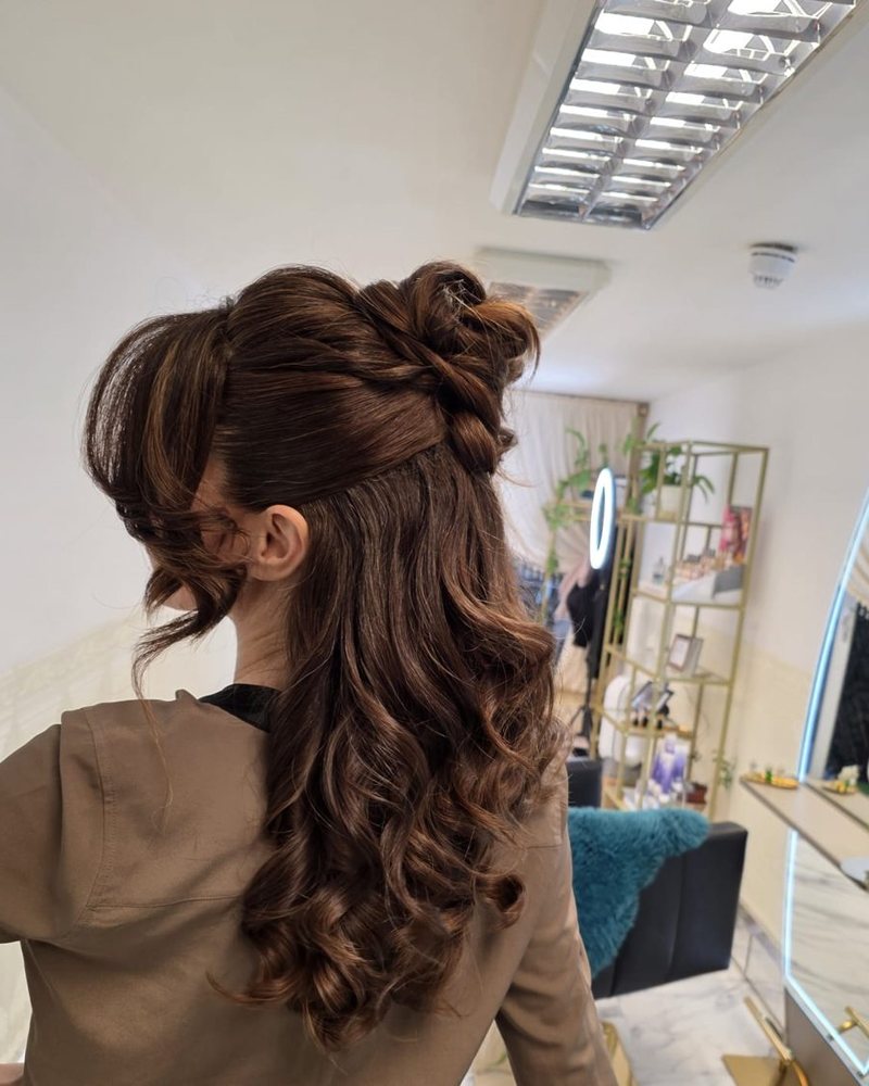 Half-up occasion styling with curls